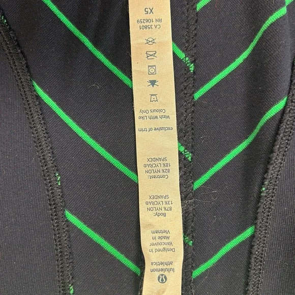 Lululemon Athletica Navy and Green Chevron Jacket - Picture 14 of 14